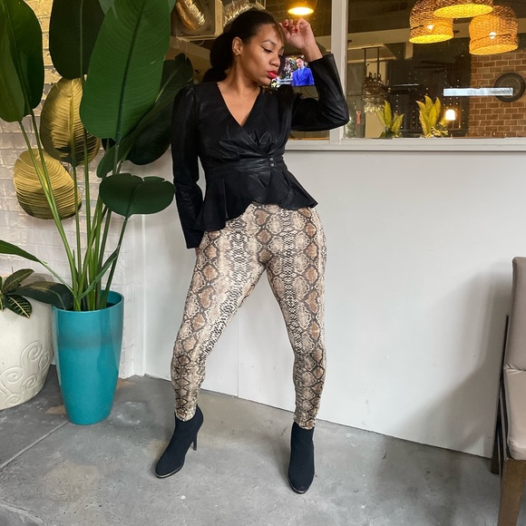 Python print catsuit jumpsuit - Picture 4 of 4